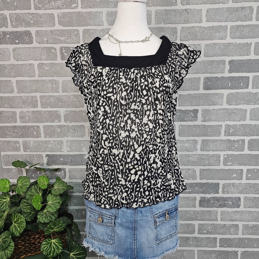 Relativity Blouse Black White Abstract Print Ruffle‎ Sleeve Top Women's PM